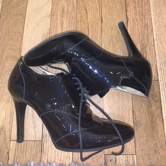 CHANEL Black Patent Leather 17A Lace Up Heel - Picture 2 of 9